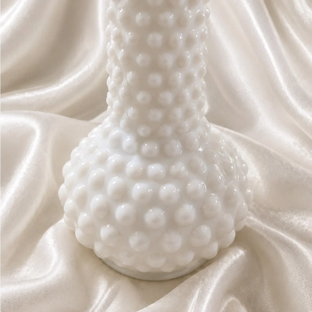 E.O. Brody Co. White Milk Glass Hobnail VTG Bud Vase 7.5